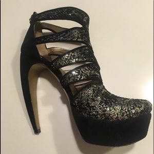 Walter Steiger Black& silver cut out booties